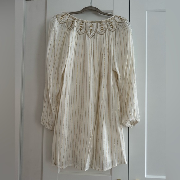 Amuse Society Lulu’s White with Gold Foil Long Sleeve Mini Dress - Picture 6 of 9